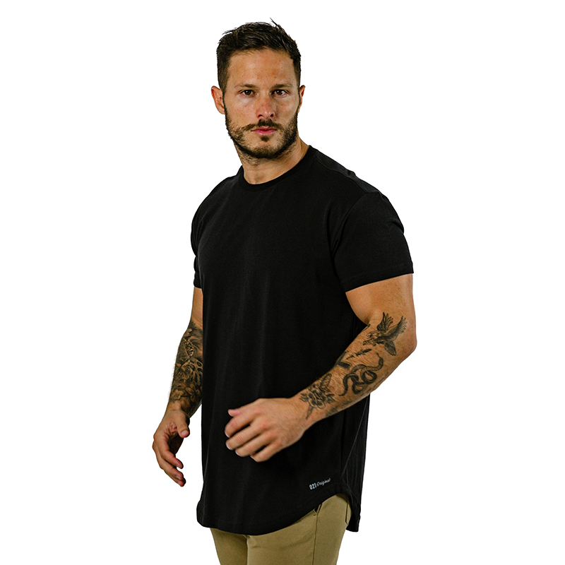 ESSENTIAL T-SHIRT COM CORTE - PRETO