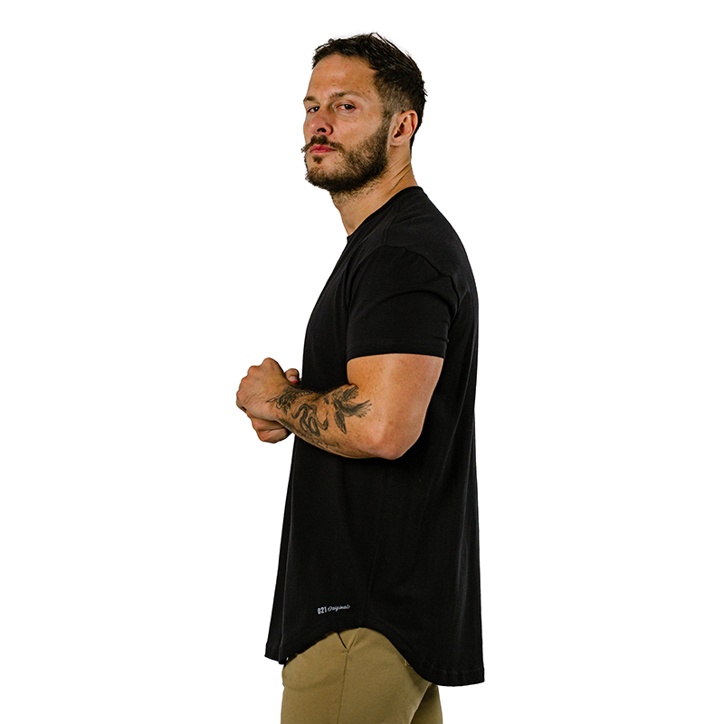 ESSENTIAL T-SHIRT COM CORTE - PRETO